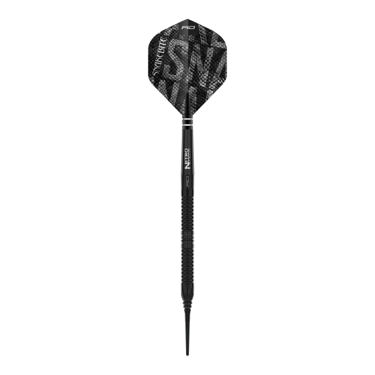 Red Dragon Peter Wright Snakebite Black Mamba Softdarts - 20g. Abgebildet ist ein Detail des Softdarts-Designs in Schwarz.
