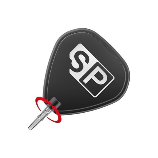 Puntas de dardos Target Swiss Point Chrono - Plateadas Das Bild zeigt eine schwarze Dartflügel mit den weißen Buchstaben "SP" darauf. An der Unterseite ist eine silberne Dartspitze zu sehen, die mit einem roten Pfeil markiert ist.
