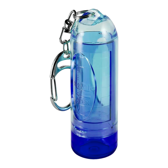 Étui à pointes de rouge à lèvres de style L Dies ist ein blauer, transparenter Kunststoffbehälter mit einem Karabiner. Er eignet sich zum Aufbewahren kleiner Gegenstände und kann einfach an Taschen befestigt werden.