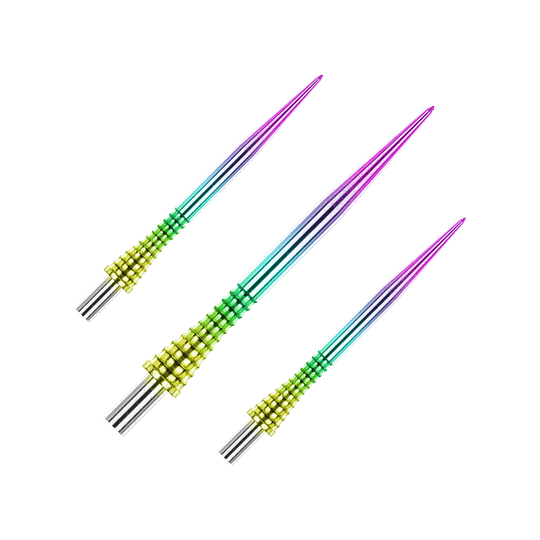 Puntas de dardos de acero arcoíris con agarre Raptor de Red Dragon de 30 mm Das Bild zeigt drei bunte Steeldartspitzen mit einem Regenbogen-Farbverlauf. Die Spitzen haben einen strukturierten, gelb-grünen Griffbereich und gehören zum Produkt "Red Dragon Raptor Gripped Rainbow Steeldartspitzen 38mm".
