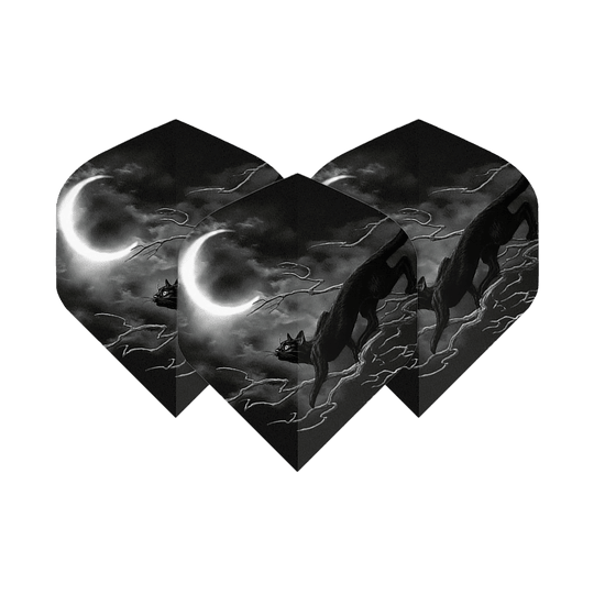 Alchemy Minnaloushe No2 Standard Flights Das Bild zeigt die Alchemy Minnaloushe No2 Standard Flights. Auf den Flights ist eine schwarze Katze vor einem Halbmond und dunklen Wolken abgebildet.