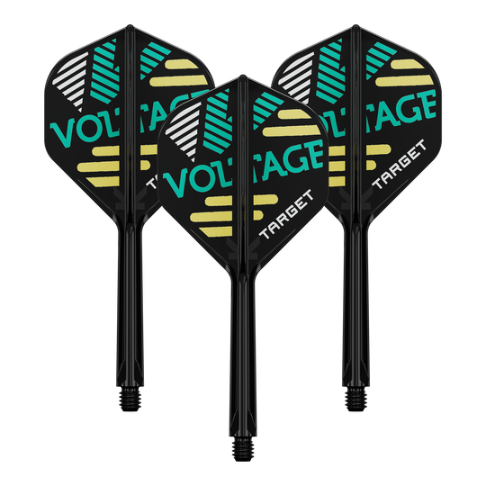 Auf dem Bild sind drei Dart-Flights mit Schäften zu sehen. Die Flights sind schwarz und tragen die Aufschrift "VOLTAGE" und "TARGET" in grüner und weißer Farbe.