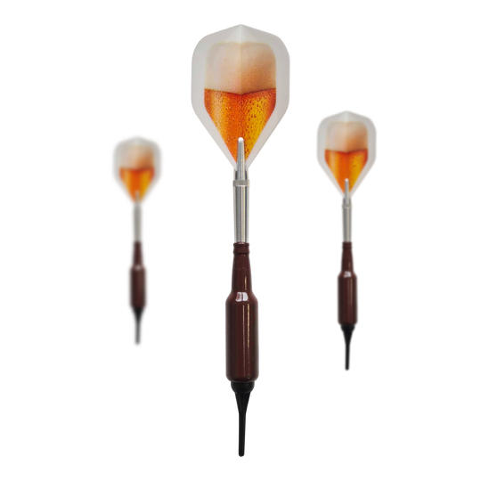 McDart Prost Bierflaschen Softdarts mit 100 Softdartspitzen - 16,5 g Abgebildet ist ein Set McDart Prost Bierflaschen Softdarts mit 100 Softdartspitzen, 16,5 g. Diese Softdarts haben die Form einer Bierflasche und eignen sich ideal als Geschenk.
