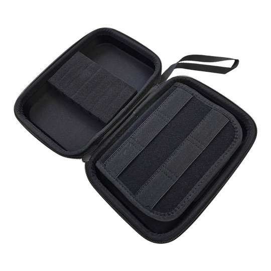 Auf dem Bild sieht man ein graues Dartcase. Vermutlich handelt es sich um das Modell DC04 von McDart.