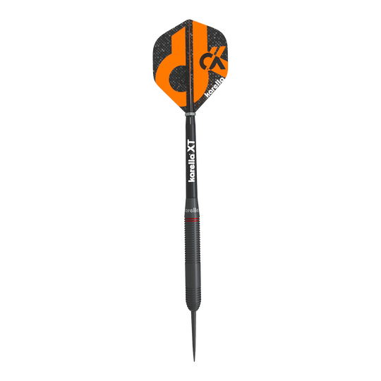 Dardos de acero Karella Daniel Klose Der Karella Daniel Klose Steeldart ist ein schwarzer Dartpfeil mit orangem Design auf dem Flight. Auf dem Schaft steht "karella XT" und der Flight trägt das Karella-Logo.