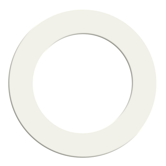 McDart Dartboard Surround Ein weißes McDart Steeldartboard-Surround ist zu sehen. Es wird genutzt, um die Wand vor abprallenden Pfeilen zu schützen.