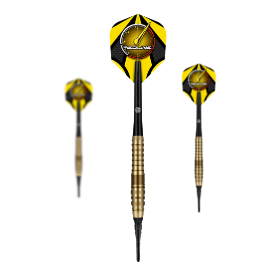 Dardos suaves Shot Redline Gizmo - 20 g Das Bild zeigt drei Softdarts des Produkts "Shot Redline Gizmo Softdarts - 20g". Die Darts haben gelb-schwarze Flights und einen gerillten, goldfarbenen Schaft.